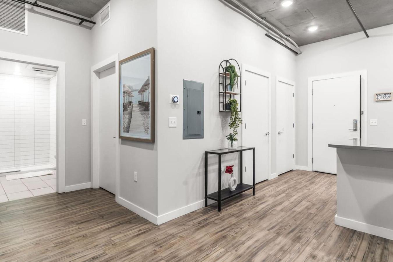 Modern 2 Bed Getaway Steps From Tropicana Field St. Petersburg Exterior photo